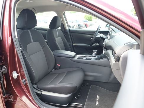 Used 2025 Nissan Sentra SV FWD image 22