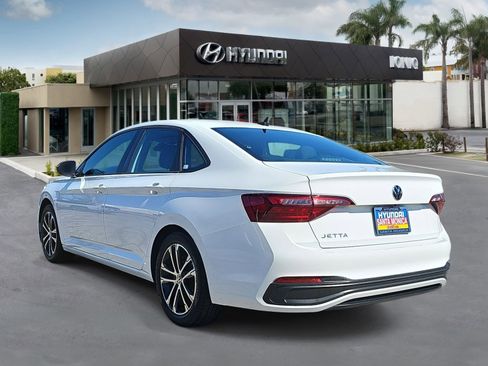 Used 2022 Volkswagen Jetta Sport FWD image 5