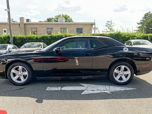 Used 2013 Dodge Challenger SXT RWD image 4