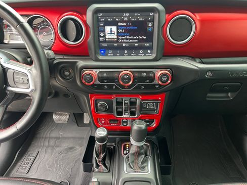 Used 2021 Jeep Wrangler Unlimited Rubicon image 36