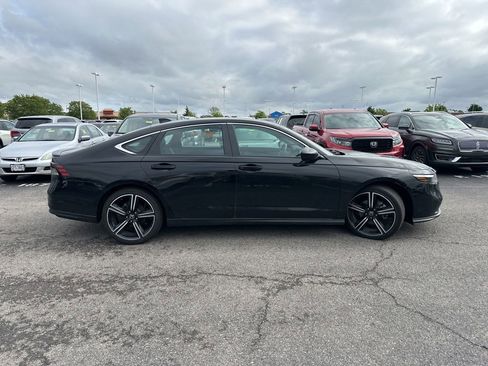 Used 2023 Honda Accord Sport image 11