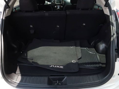Used 2016 Nissan Juke SV FWD image 11