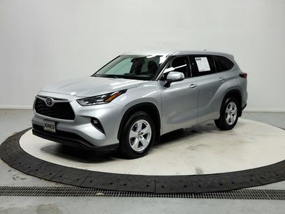 Used 2021 Toyota Highlander LE
