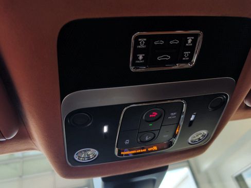 New 2026 Bentley Flying Spur Plug-In Hybrid AWD/4WD image 36
