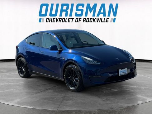 Used 2022 Tesla Model Y Long Range AWD/4WD image 1