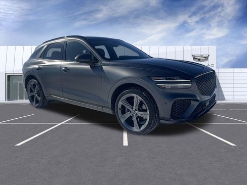 Used 2022 Genesis GV70 3.5T Sport w/ Sport Prestige Package image 2