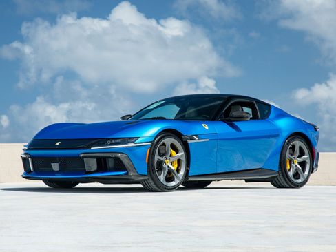 Certified 2025 Ferrari 12Cilindri image 7