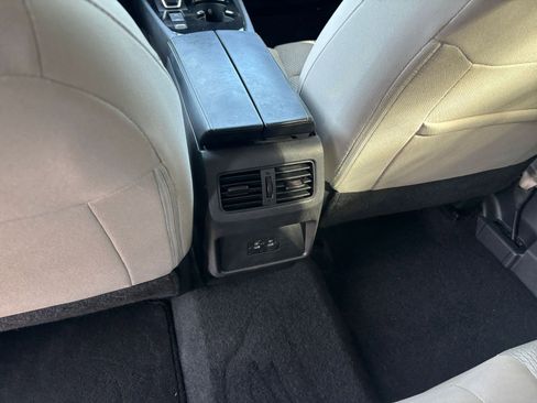 Used 2025 Nissan Rogue SV image 23