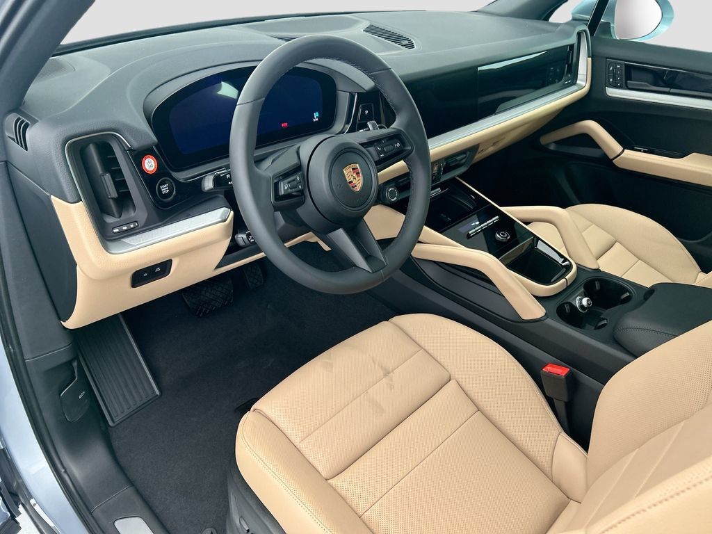 Used 2026 Porsche Cayenne AWD/4WD image 4