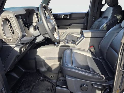 Used 2025 Ford Bronco Badlands AWD/4WD image 4