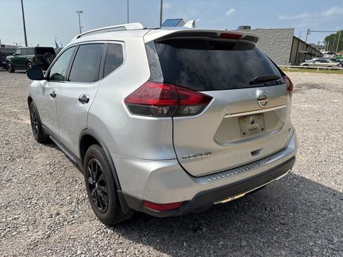Used 2018 Nissan Rogue SV FWD image 5