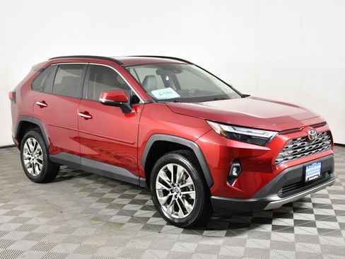 Used 2022 Toyota RAV4 Limited w/ Limited Grade Weather Package AWD/4WD image 4