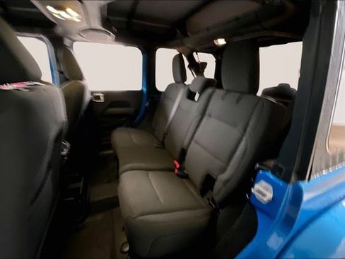 Used 2022 Jeep Wrangler Unlimited Sahara image 16