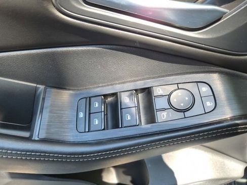 Used 2023 Nissan Rogue SV w/ SV Premium B Package AWD/4WD image 19