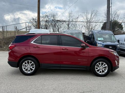 Used 2018 Chevrolet Equinox LT w/ Sun & Infotainment Package image 2
