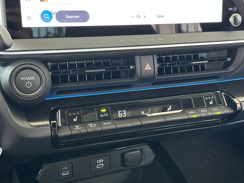 New 2026 Toyota Prius Plug-In Hybrid FWD image 19