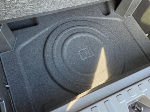 Used 2023 Chevrolet Equinox LT image 49