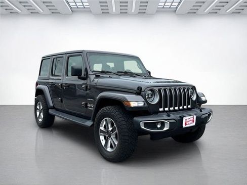Used 2020 Jeep Wrangler Unlimited Sahara AWD/4WD image 2