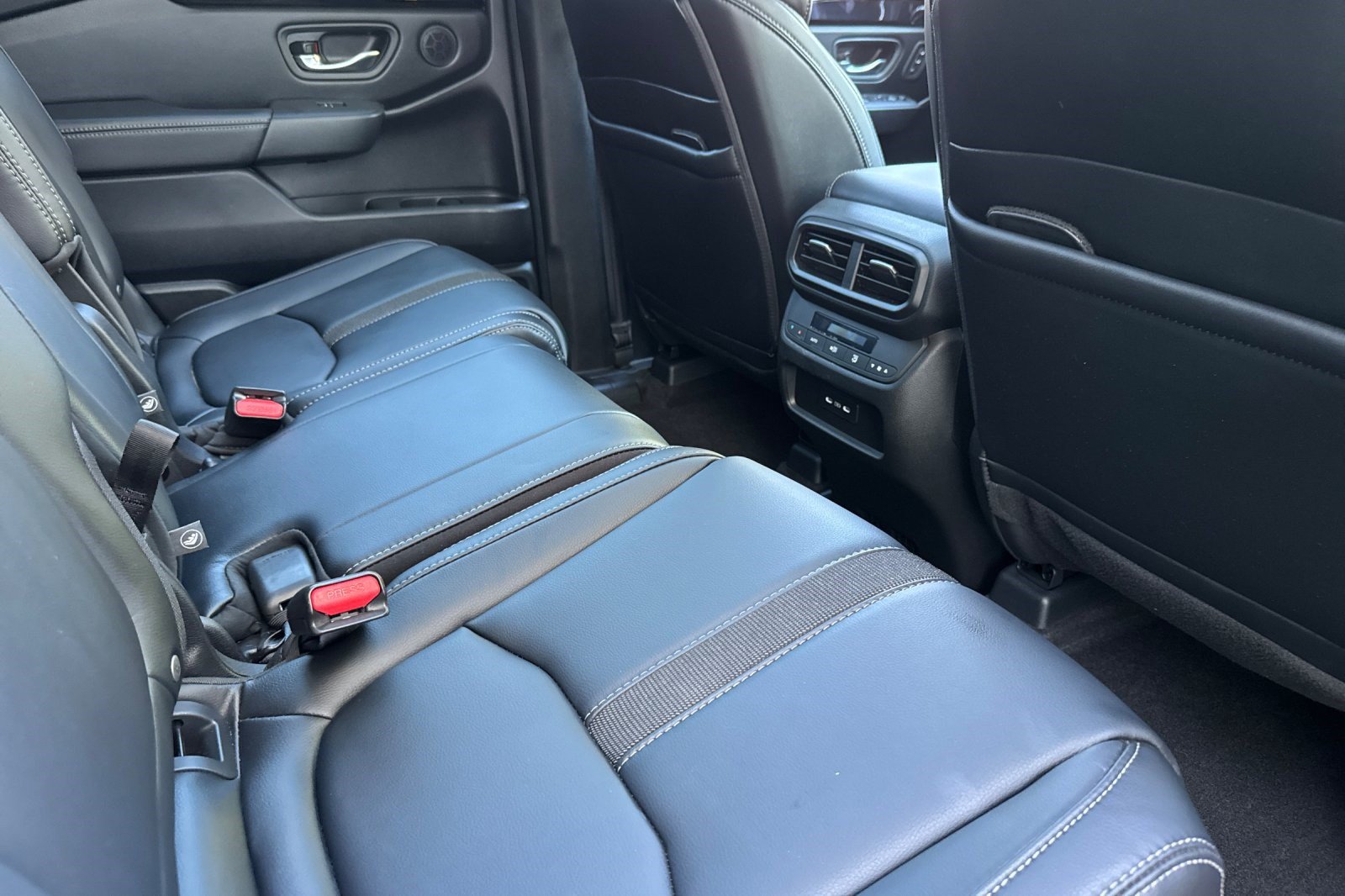 Used 2025 Honda Pilot Touring image 34