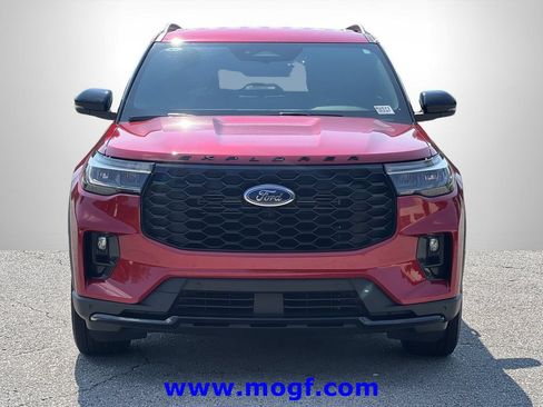 Certified 2025 Ford Explorer ST-Line AWD/4WD image 27
