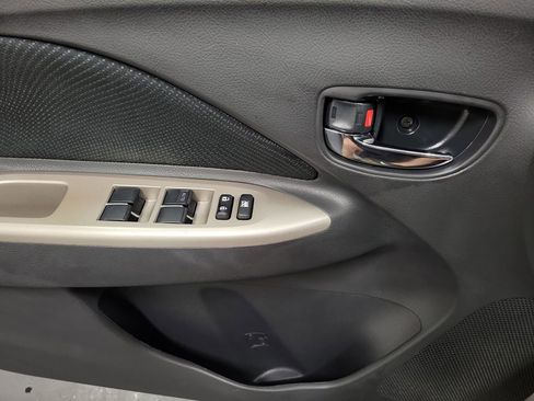 Used 2010 Toyota Yaris Sedan FWD image 17
