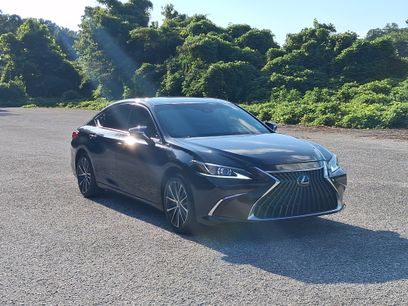 Used 2024 Lexus ES 350 w/ Premium Package