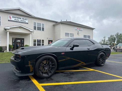 Used 2018 Dodge Challenger T/A image 2
