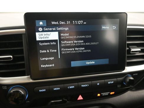 New 2026 Hyundai Venue SE image 17