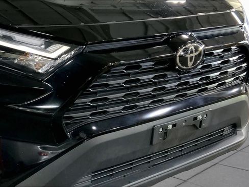 Used 2025 Toyota RAV4 LE AWD/4WD image 30