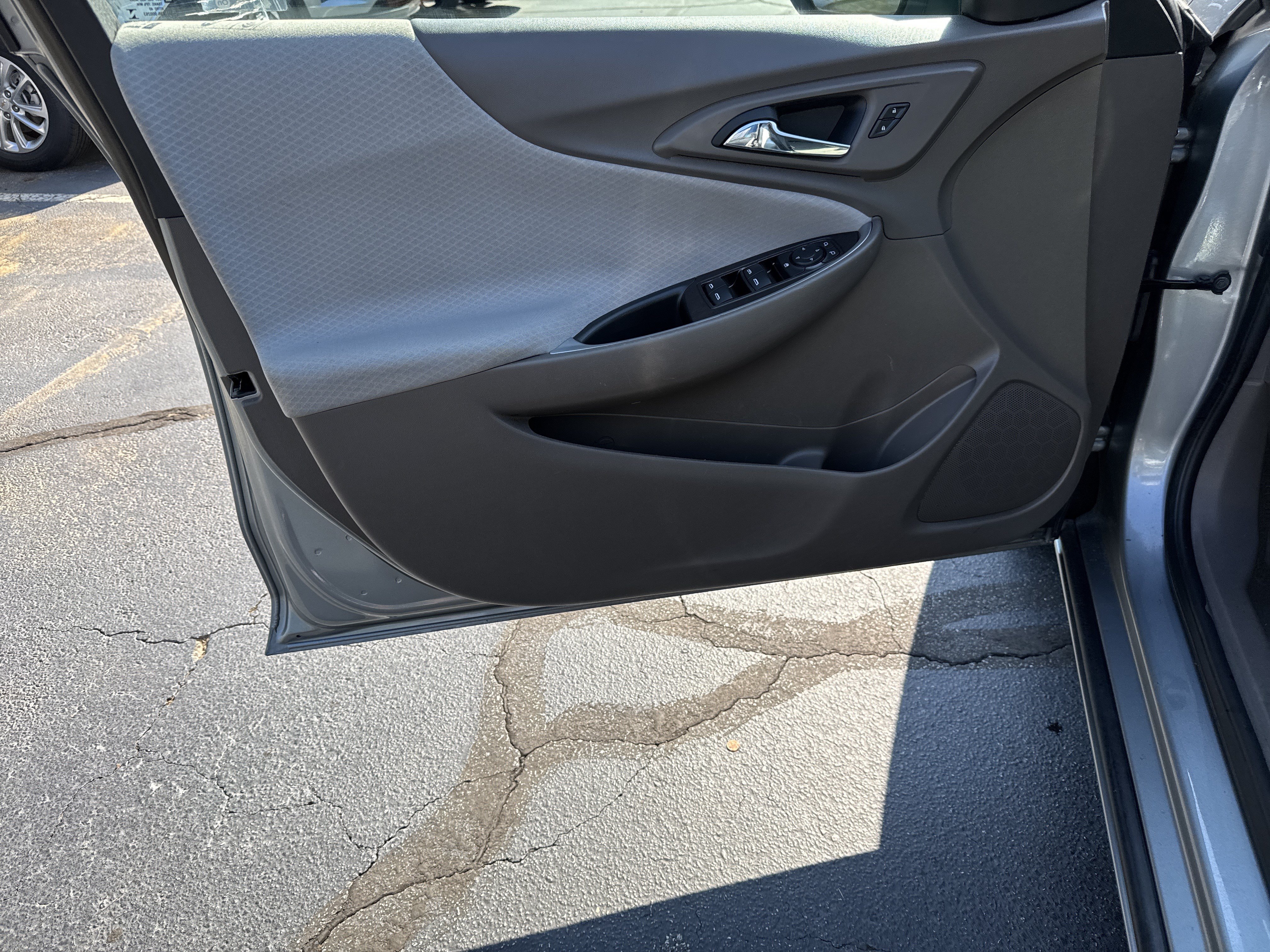Certified 2025 Chevrolet Malibu LT FWD image 10
