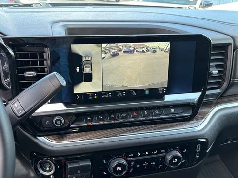 Used 2023 Chevrolet Silverado 1500 LT AWD/4WD image 18