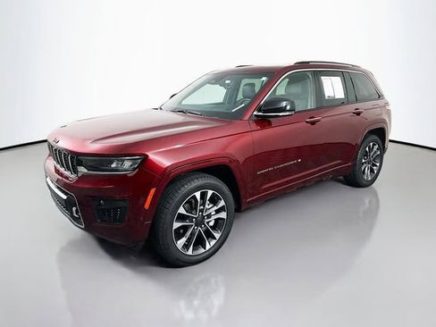 Used 2022 Jeep Grand Cherokee Overland w/ Adv Protech Group III AWD/4WD image 3