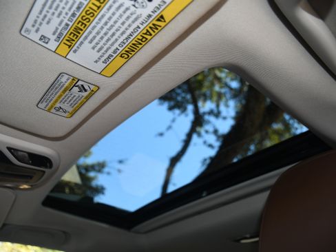 Used 2022 Subaru Outback Touring w/ Popular Package #2 image 7