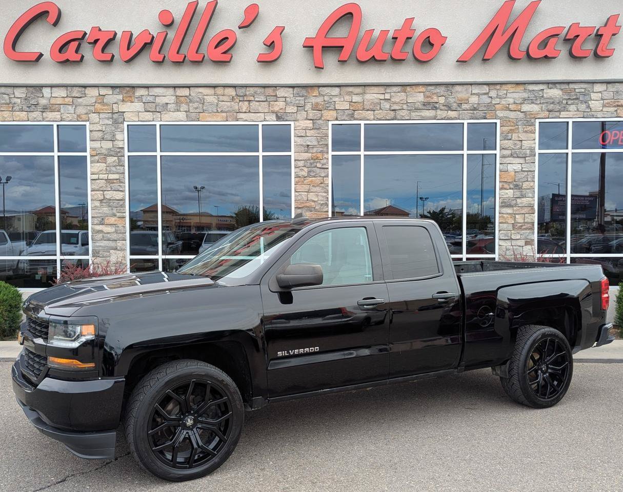Used 2018 Chevrolet Silverado 1500 Custom w/ Custom Convenience Package AWD/4WD image 1