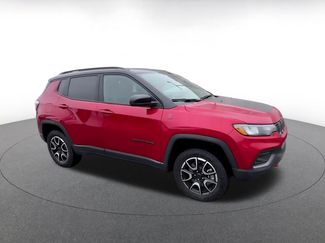 Used 2025 Jeep Compass Trailhawk video 2