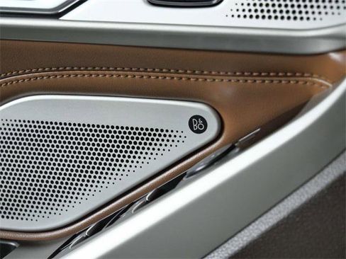 Used 2022 Ford Explorer King Ranch w/ Technology Package image 26