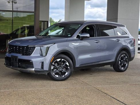 Used 2025 Kia Sorento S FWD image 1