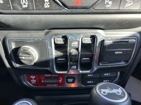 Used 2018 Jeep Wrangler Unlimited Rubicon image 17