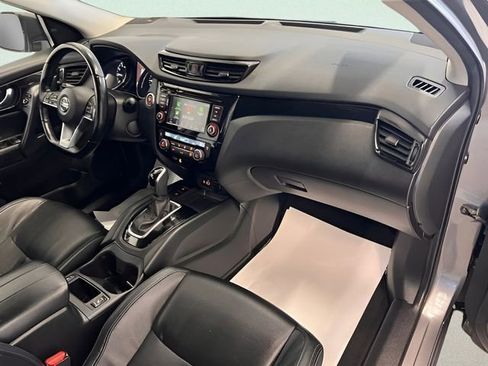 Used 2022 Nissan Rogue Sport SL image 11