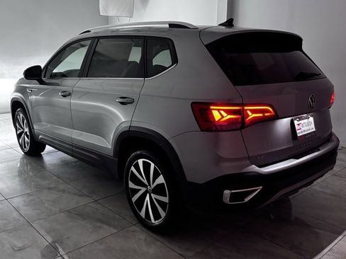 Used 2024 Volkswagen Taos SE image 38