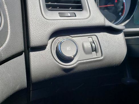 Used 2013 Buick Regal Premium FWD image 24