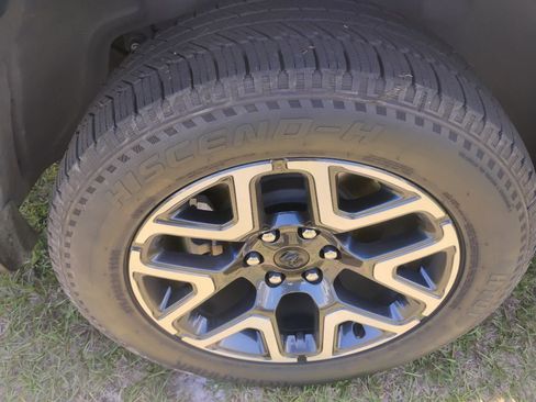 Certified 2025 RAM 1500 Laramie AWD/4WD image 12