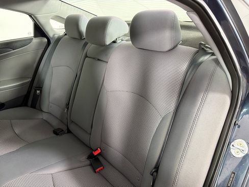 Used 2011 Hyundai Sonata GLS w/ Popular Equipment Pkg 2 FWD image 17