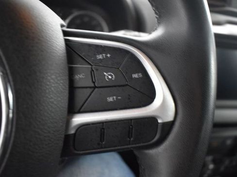 Used 2018 Jeep Renegade Latitude image 15