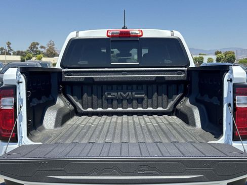 New 2026 GMC Canyon Elevation w/ LPO, Black Badging Package RWD image 25