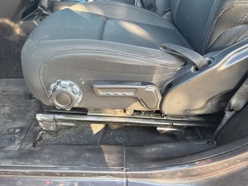 Used 2021 Jeep Wrangler Sport S image 16