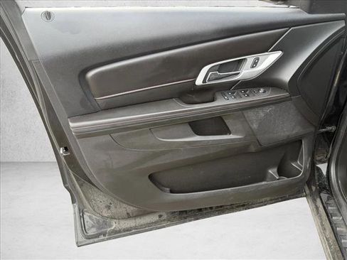 Used 2014 GMC Terrain SLE image 12