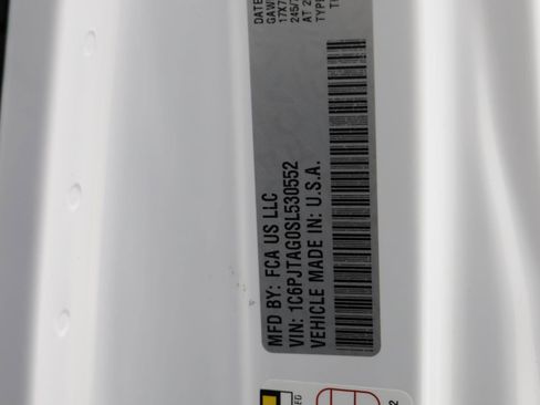 Used 2025 Jeep Gladiator Sport image 24