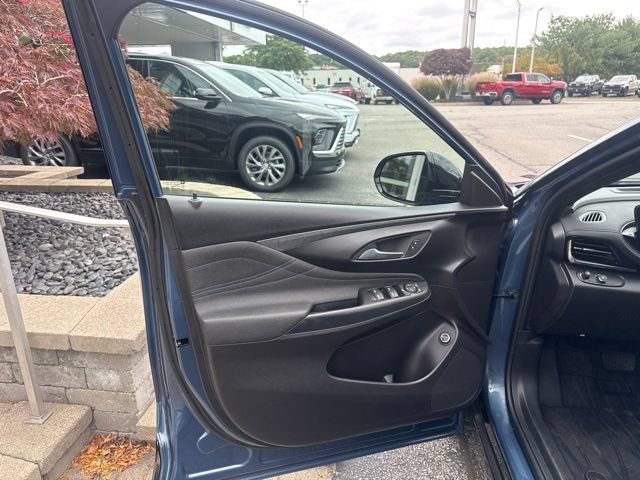 New 2026 Buick Envista Sport Touring w/ Convenience I Package FWD image 9