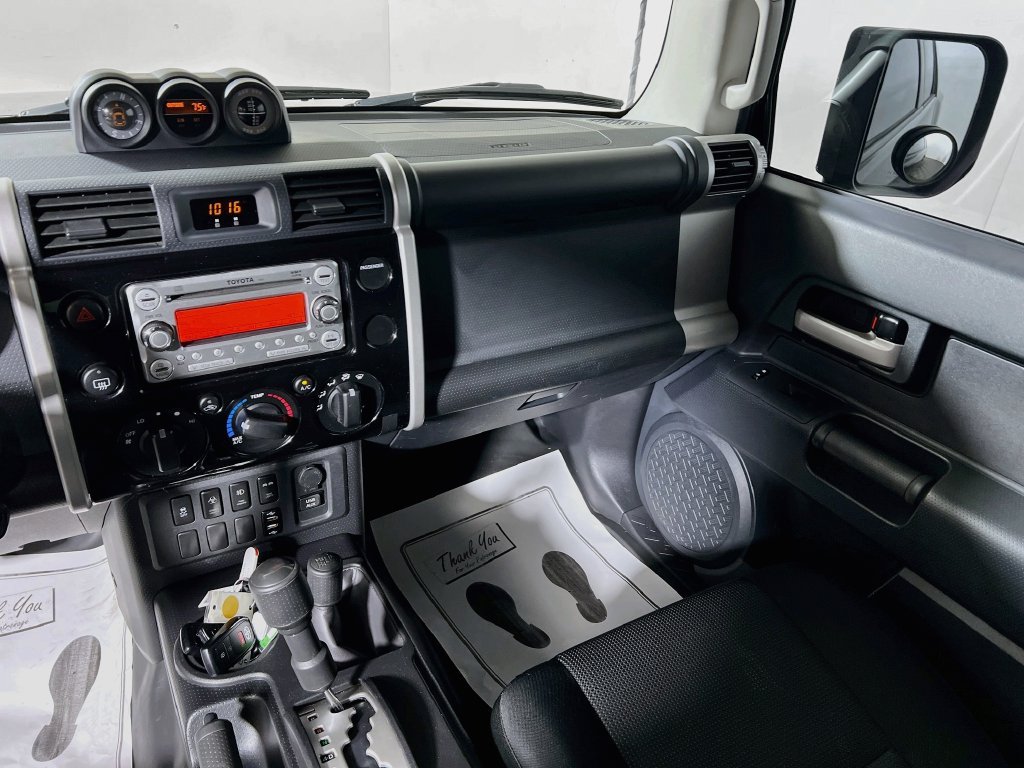Used 2014 Toyota FJ Cruiser 4WD w/ Convenience Package image 20